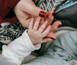 Bien vivre la séparation et le passage à la crèche de bébé - Le blog Kaloo