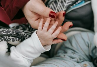 Bien vivre la séparation et le passage à la crèche de bébé - Le blog Kaloo