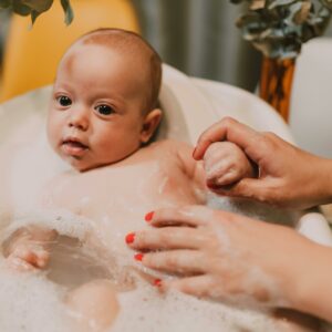 Conseils pour le bain de bébé - le blog Kaloo